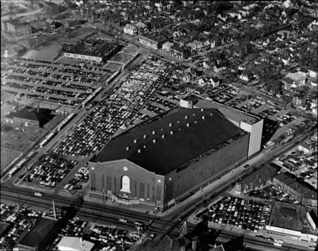 2-9-1969_olympia_stadium_air_view.jpg (107438 bytes)